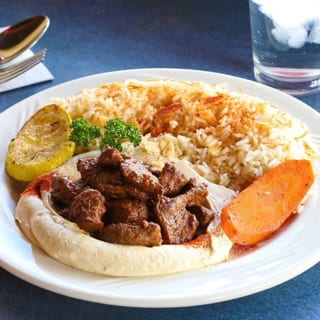 Hummus with Beef